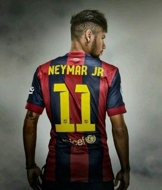 Jiejie确定无法归队了，网友在他老家偶遇他，在家等合同到期